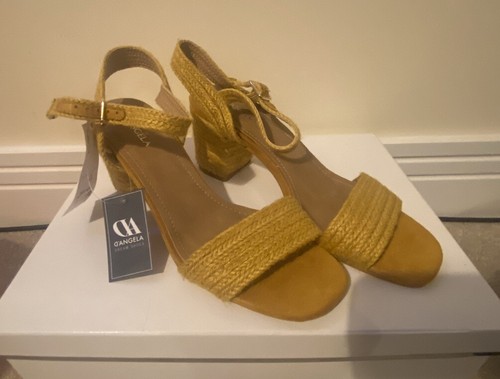 Sandali con tacco giallo