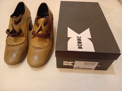 Scarpe pelle allacciate con